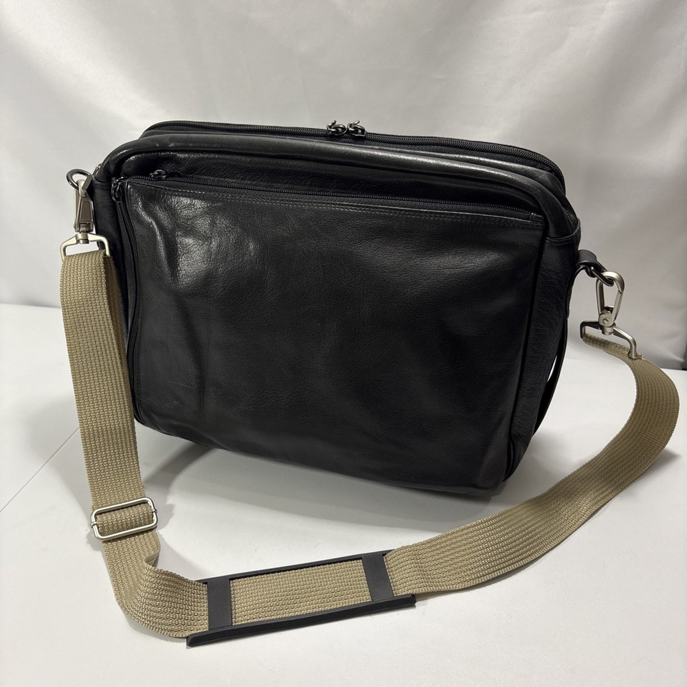 Vintage Perlina New York Black Leather Laptop Messenger Bag Crossbody Briefcase
